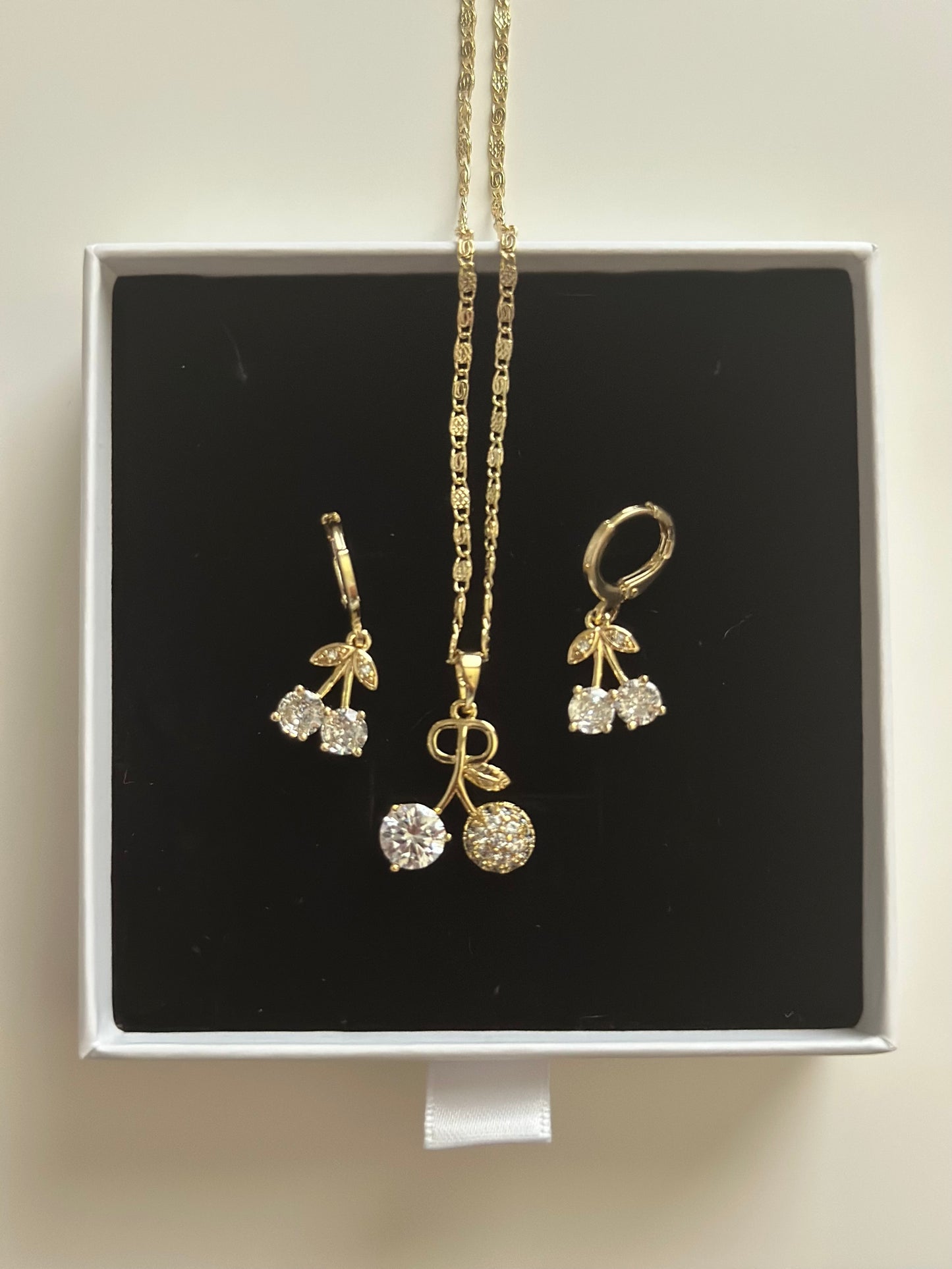 Clear Cherry Set